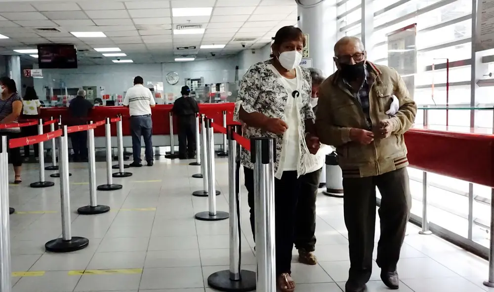 Si eres jubilado, revisa aquí que día puedes acercarte a la agencia a cobrar tu pensión. Foto: Andina Si eres jubilado, revisa aquí que día puedes acercarte a la agencia a cobrar tu pensión. Foto: Andina