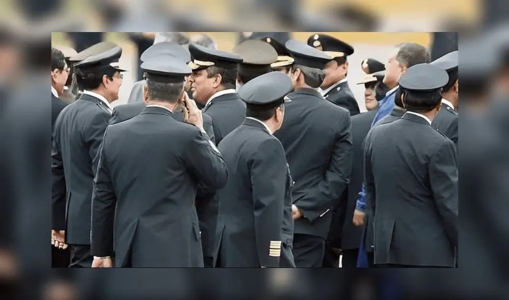 El teniente general Jorge Angulo había anunciado que se le daría más plazas para el ascenso al grado de General PNP a las promociones más jóvenes. Foto: PNP