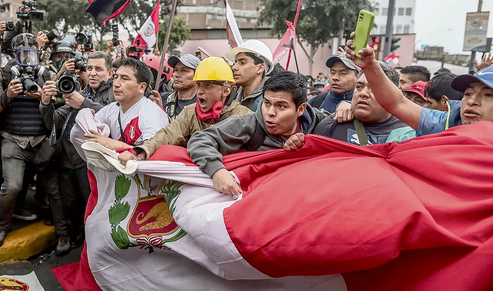Instituto de Estudios Peruanos (IEP) consultó a la población entre el 7 y 12 de octubre. Foto: EFE Instituto de Estudios Peruanos (IEP) consultó a la población entre el 7 y 12 de octubre. Foto: EFE