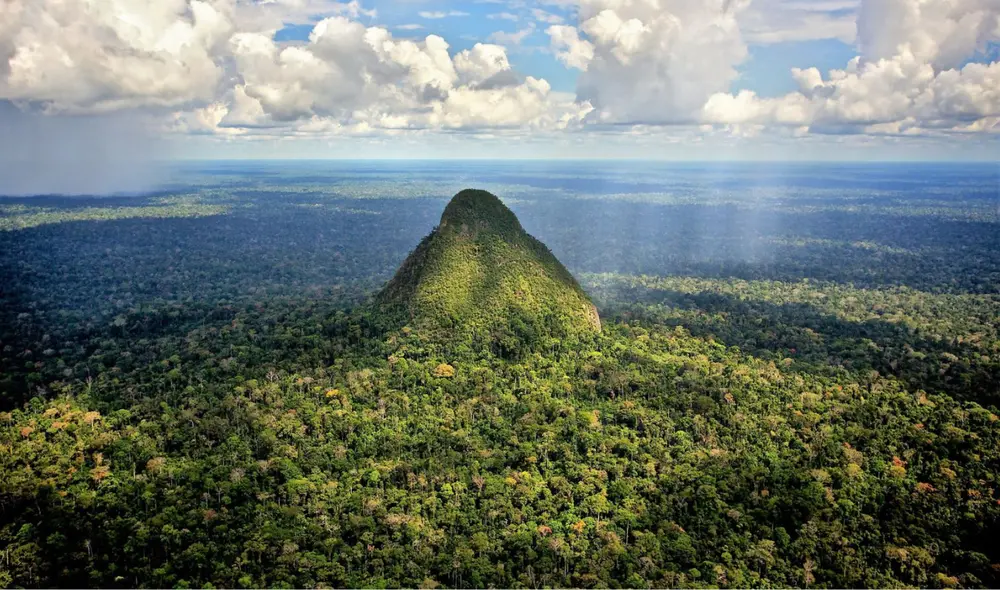El cerro 'El Cono' forma parte del Parque Nacional Sierra del Divisor, en Ucayali. Foto: Agencia Andina