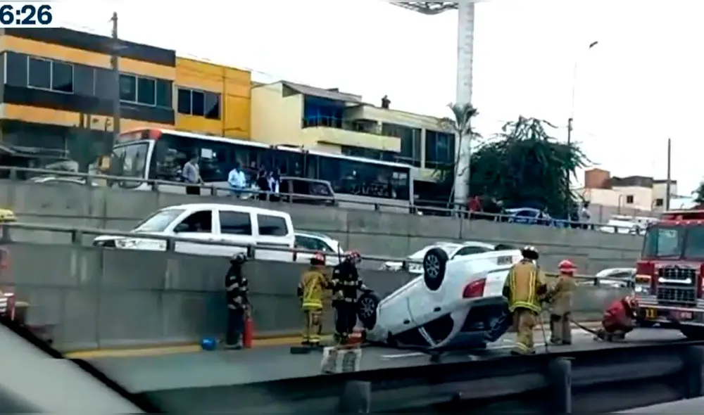Accidente en Vía Expresa ha originado congestión vehicular en Javier Prado. Foto: 'Canal N'.