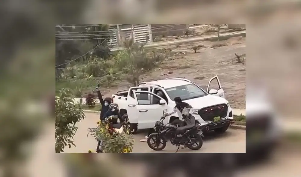 Delincuentes armados robaron 11.000 soles a empresaria en Chiclayo. Vecinos registraron el acto delictivo. Foto: captura video