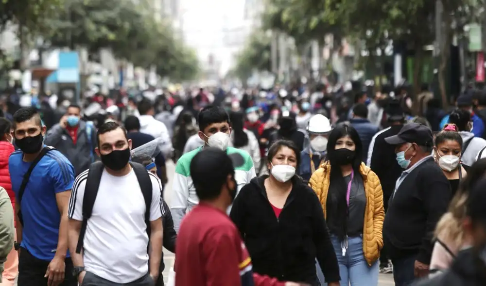 La recesión ha ocasionado que los peruanos utilicen dinero de diferentes tipos de cuentas. Foto: Andina