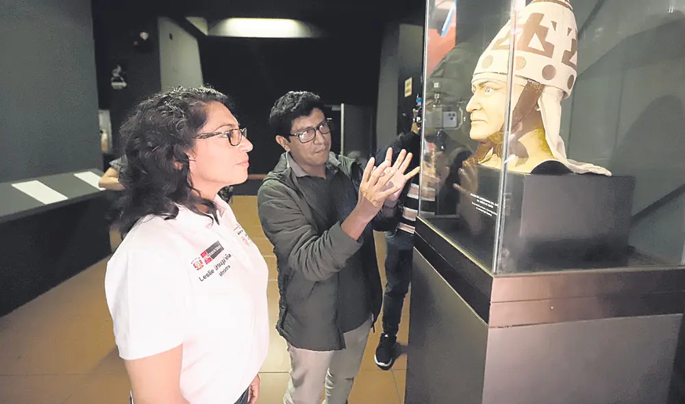 Ahora sí escucha. Ministra Leslie Urteaga en el Museo de las Tumbas Reales de Sipán. Foto: difusión Ahora sí escucha. Ministra Leslie Urteaga en el Museo de las Tumbas Reales de Sipán. Foto: difusión