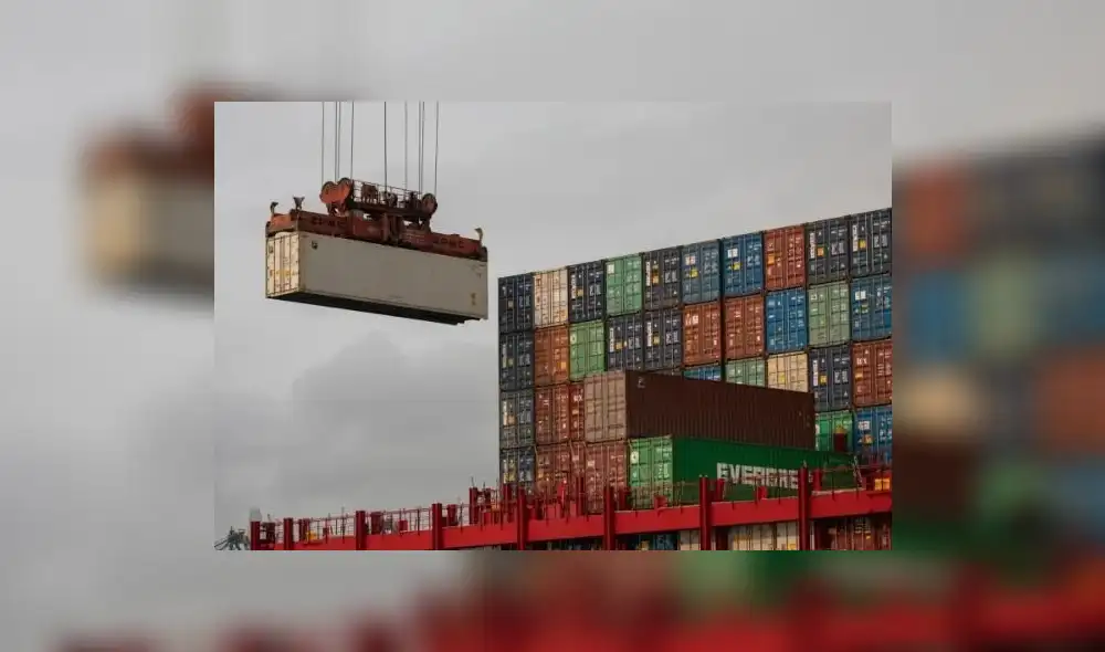 Cepal instó a la región a atraer inversión extranjera directa hacia actividades de procesamiento de recursos estratégicos, como el litio. Foto: EFE