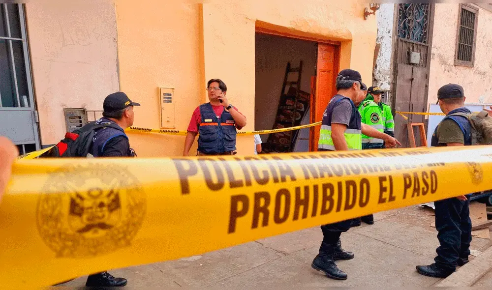 Se desconocen las causas del derrumbe de la casa en el Rímac. Foto: Bárbara Mamani/La República Se desconocen las causas del derrumbe de la casa en el Rímac. Foto: Bárbara Mamani/La República