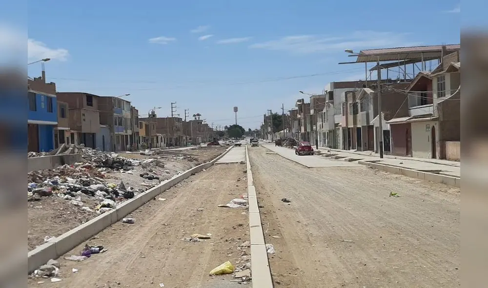 Trabajos abandonados sirven como basurero. Foto: Carlos Vásquez/La República Trabajos abandonados sirven como basurero. Foto: Carlos Vásquez/La República
