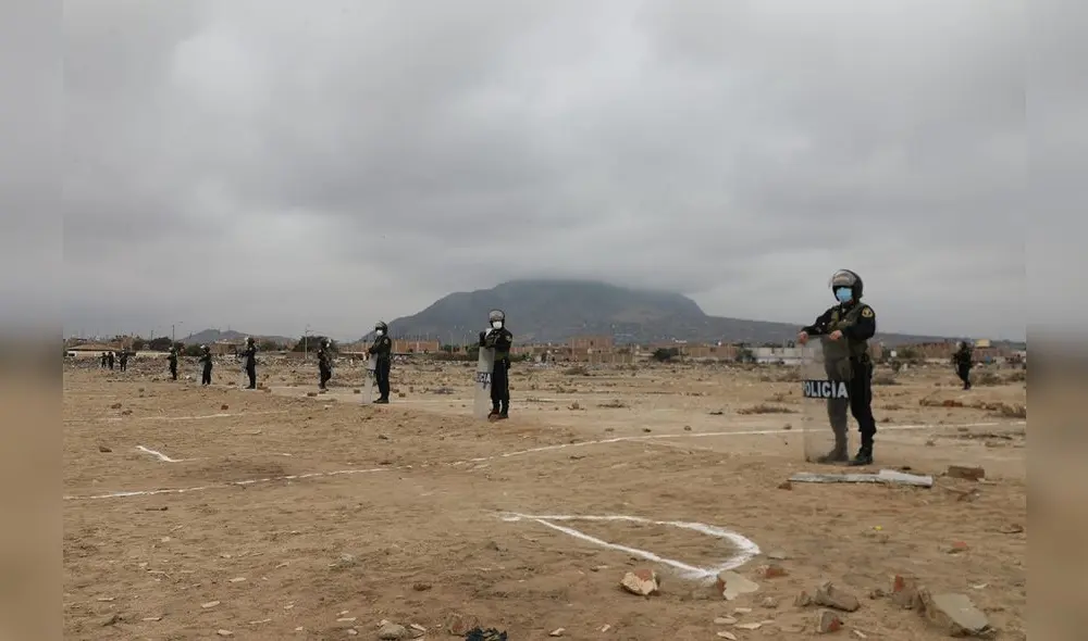 Constantemente la DDCLL y la Policía desalojan a personas que trafican terrenos en zonas intangibles de Chan Chan. Foto: cortesía