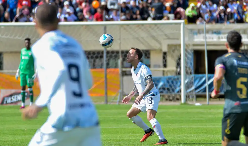 LDU Quito le sacó 4 puntos a Barcelona SC, que es segundo en la tabla. Foto: LDU Oficial/X LDU Quito le sacó 4 puntos a Barcelona SC, que es segundo en la tabla. Foto: LDU Oficial/X