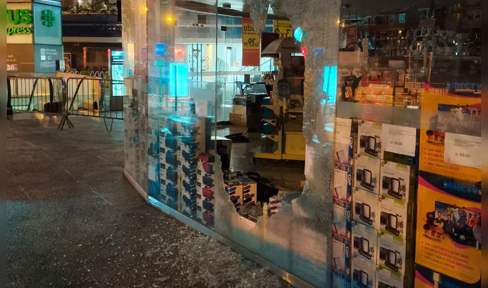 Seguridad del establecimiento identificaron el vehículo en el que se transportaron los ladrones. Foto: La República