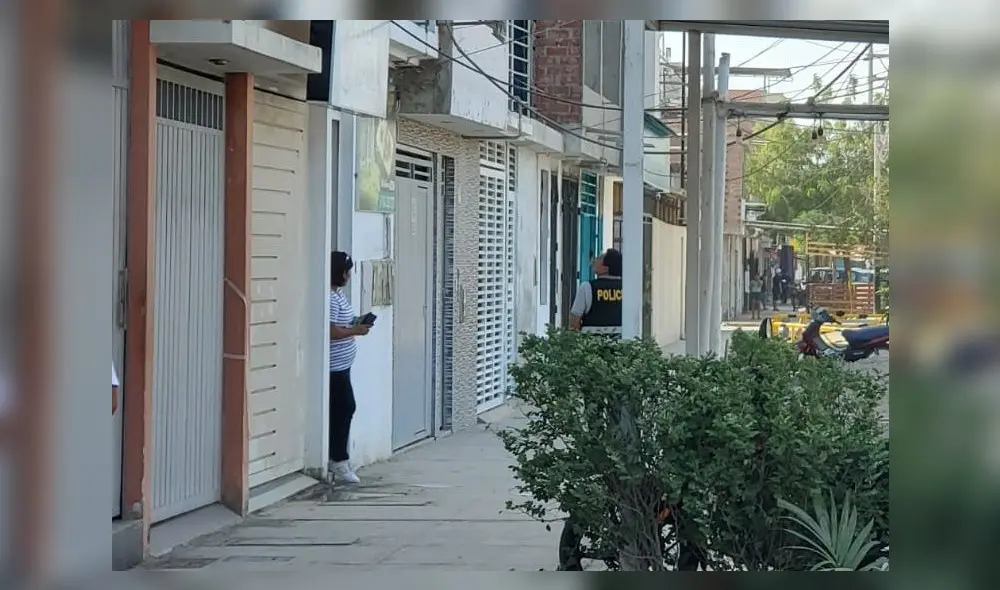 Policía llegó a la zona para buscar cámaras de seguridad. Foto: Almendra Ruesta/URPI-LR