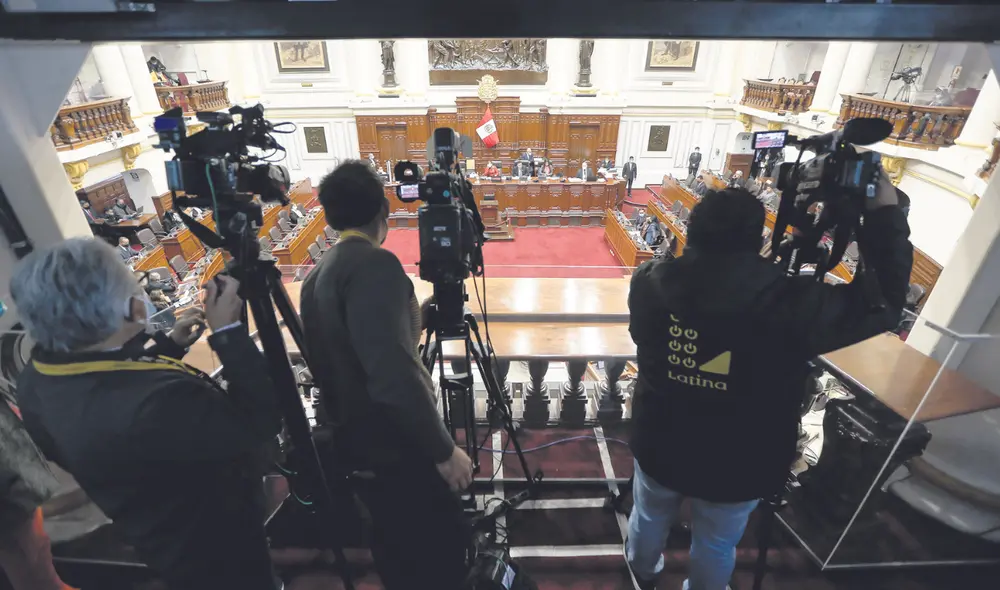 Derecho a saber. Los periodistas buscan información de interés público, mientras que congresistas intentan bloquear revelaciones sobre casos criminales de los políticos. Foto: difusión Derecho a saber. Los periodistas buscan información de interés público, mientras que congresistas intentan bloquear revelaciones sobre casos criminales de los políticos. Foto: difusión