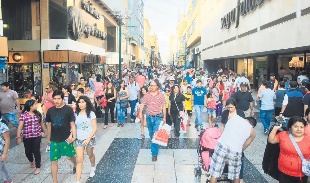 Impacto. El deterioro de la economía, la inflación y la menor inversión privada se vienen sintiendo en el bolsillo de los peruanos. Foto: difusión