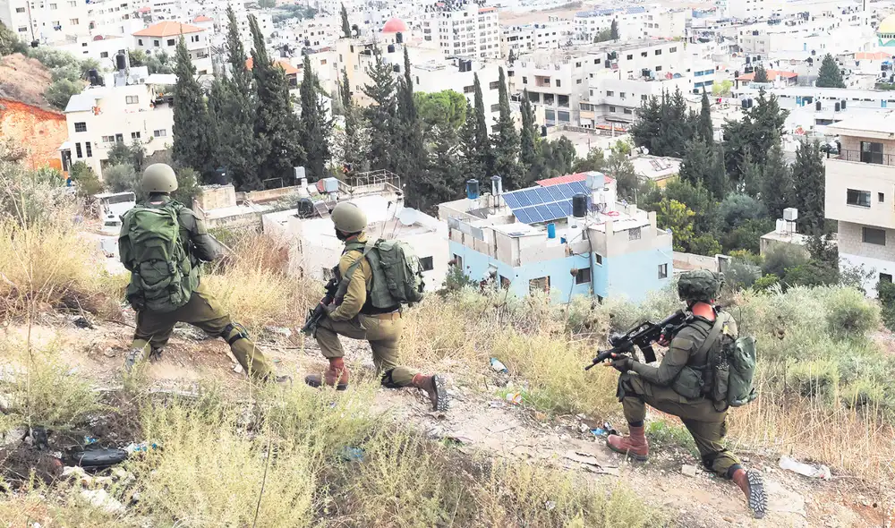 Comandos. Pelotones del ejército israelí llevan a cabo intensas incursiones dentro de la Franja de Gaza. Foto: EFE Comandos. Pelotones del ejército israelí llevan a cabo intensas incursiones dentro de la Franja de Gaza. Foto: EFE