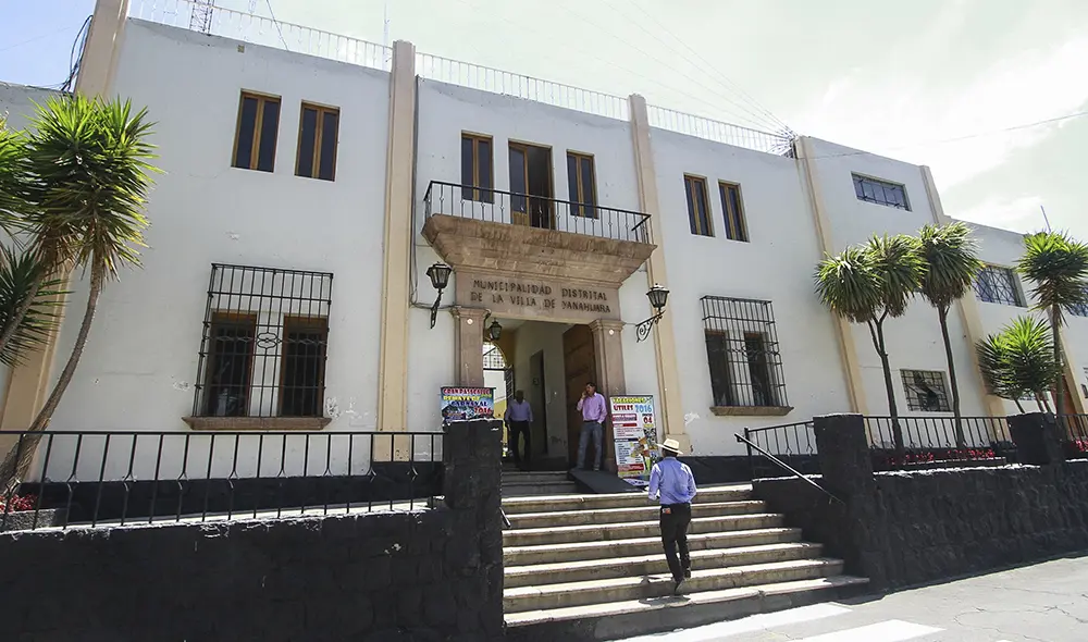 Amenaza lanzada. Los funcionarios del municipio de Yanahuara iniciaron trabajos en la Av. Ejército. Les dieron plazo hasta el 20 para suspenderlos. Amenaza lanzada. Los funcionarios del municipio de Yanahuara iniciaron trabajos en la Av. Ejército. Les dieron plazo hasta el 20 para suspenderlos.