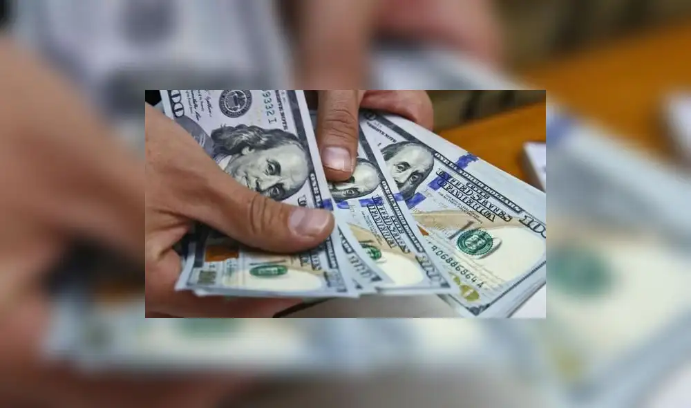 El dólar en el mercado paralelo cotizaba en S/3,720 la compra y S/3,750 la venta. Foto: Andina