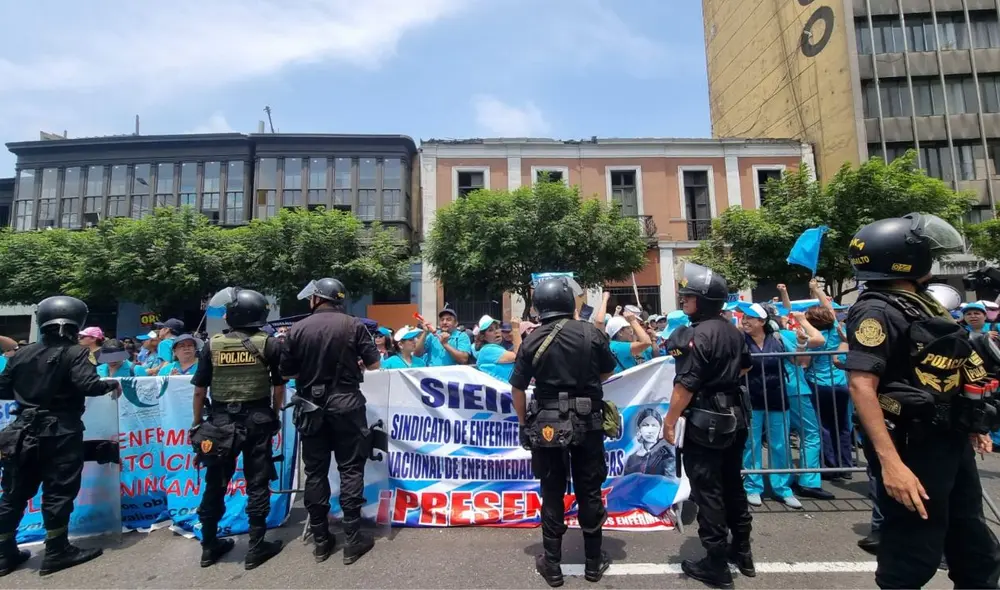 La huelga salud inició este 23 de noviembre y es es indefinida. Foto: Rosario Rojas/ La República La huelga salud inició este 23 de noviembre y es es indefinida. Foto: Rosario Rojas/ La República