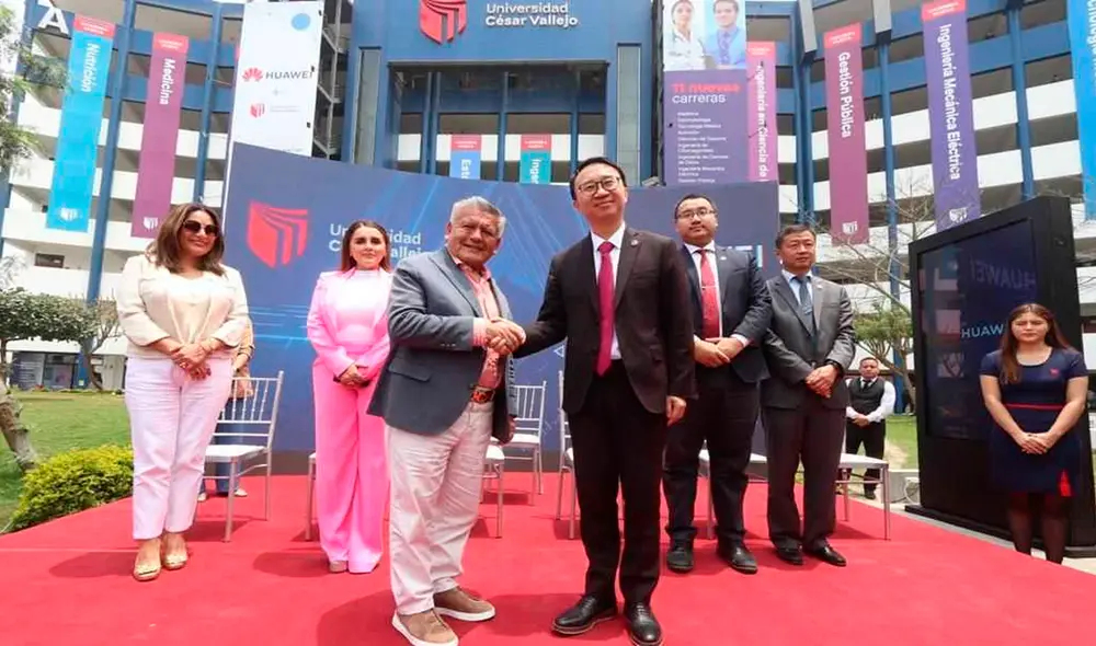 El hecho no pasó desapercibido y rápidamente se volvió tendencia en redes sociales. Foto: composición LR/TikTok/@pajita