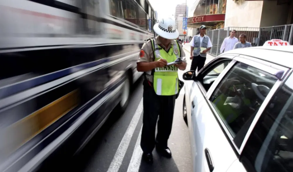 La papeleta M1 es la sanción más grave que puede recibir un conductor. Foto: Andina