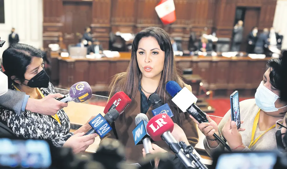 Patricia Chirinos señaló que Jaime Villanueva le envió un ayuda memoria sobre el proceso contra la JNJ. Foto: Antonio Melgarejo/La República - Video: Rosario Rojas/La República Patricia Chirinos señaló que Jaime Villanueva le envió un ayuda memoria sobre el proceso contra la JNJ. Foto: Antonio Melgarejo/La República - Video: Rosario Rojas/La República