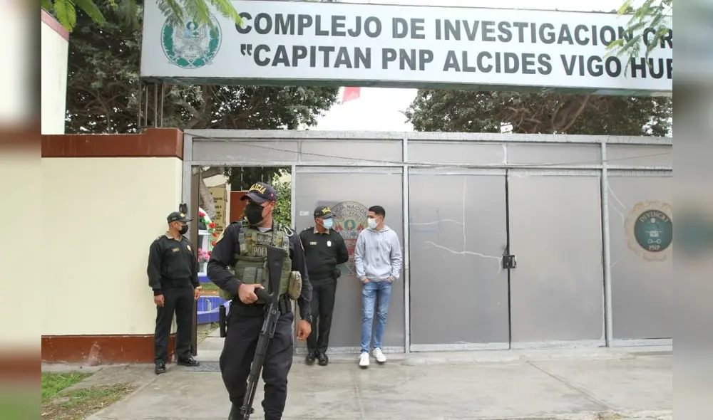 Detectives de  Criminalística analizan todas las evidencias para atrapar a los asesinos. Foto: Yolanda Goicochea/URPI-LR