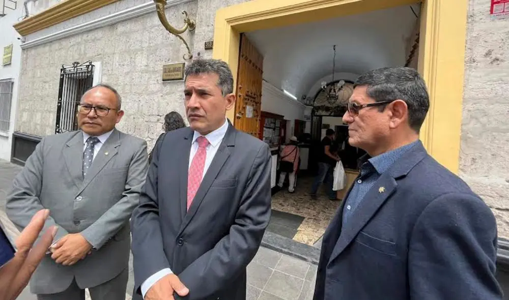John Mesías cuestiona proceso electoral. Para letrado no hay garantía de un proceso transparente este sábado. Foto: La República