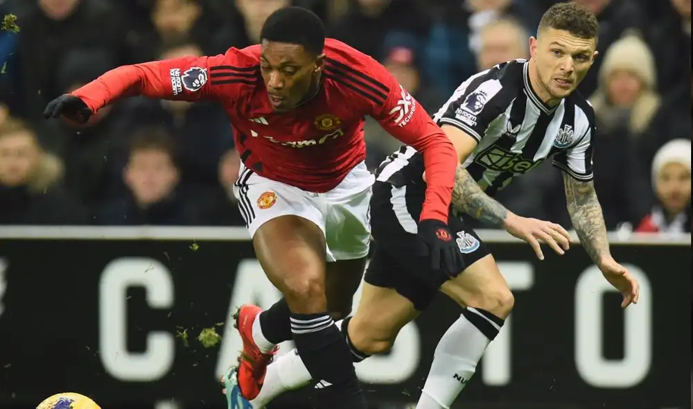 Manchester United se aleja de los primeros lugares de la Premier League. Foto: EFE Manchester United se aleja de los primeros lugares de la Premier League. Foto: EFE