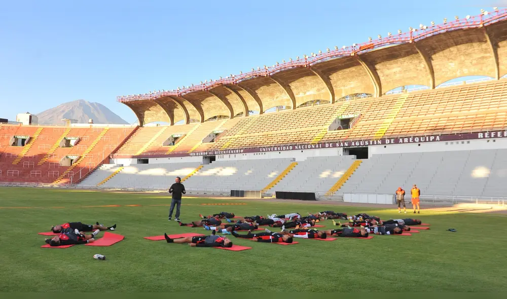 Casa. Hace años el FBC Melgar utiliza las instalaciones del estadio Monumental Arequipa para jugar torneos de fútbol. Foto: FBC Mlegar