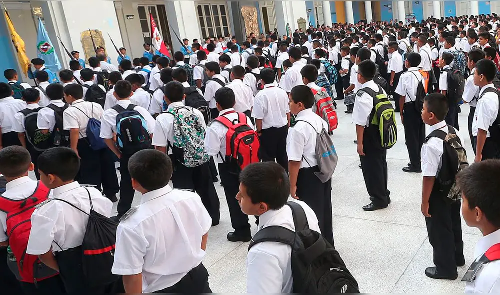 Escolares peruanos resolvieron prueba PISA 2022. Foto: Minedu