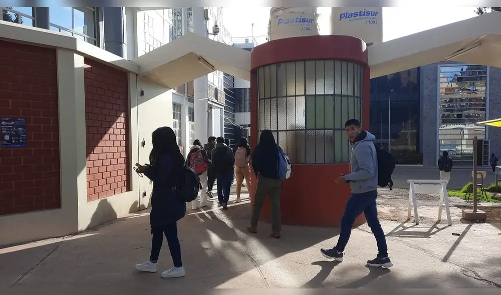 Estudiantes tendrán clases en el verano de 2024. Foto: La República Estudiantes tendrán clases en el verano de 2024. Foto: La República