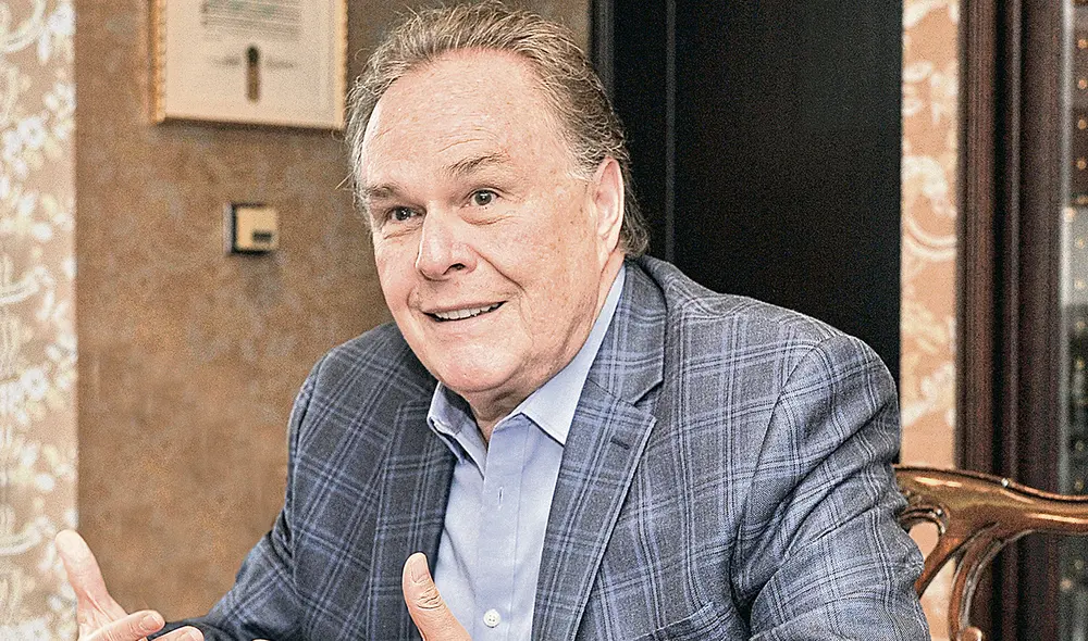 Lectura. Para Forsyth, el Ejecutivo se ha sometido de manera voluntaria al Legislativo. Foto: difusión Lectura. Para Forsyth, el Ejecutivo se ha sometido de manera voluntaria al Legislativo. Foto: difusión