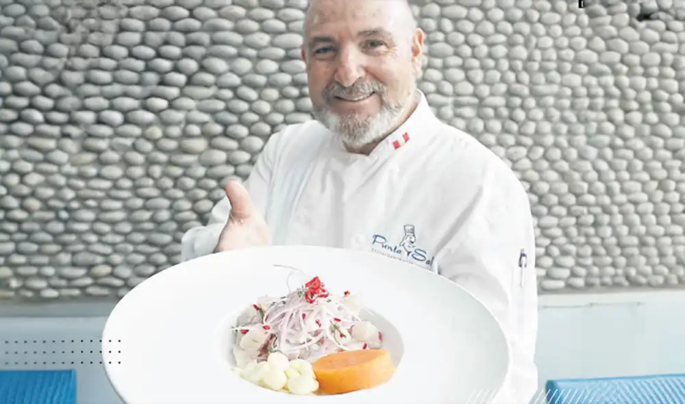 . El maestro cevichero Adolfo Perret con un plato del tradicional ceviche norteño. Foto: Marco Cotrina/archivo LR.