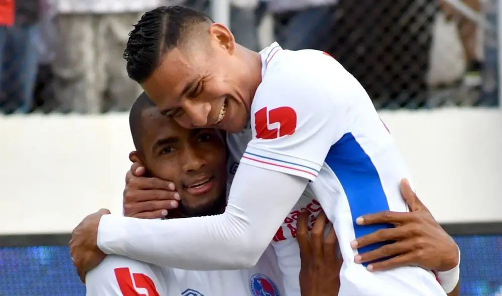 Los leones sacaron una gran victoria y van por un nuevo título. Foto: Olimpia Los leones sacaron una gran victoria y van por un nuevo título. Foto: Olimpia