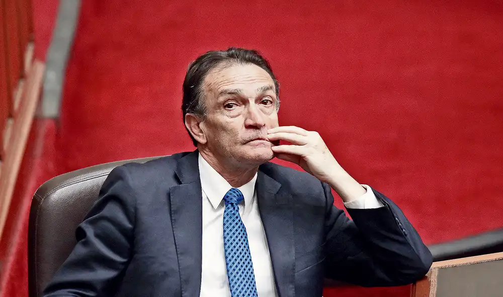 Héctor Becerril se presentó a inicios de octubre en una audiencia virtual y rechazó todos los cargos, pero el fiscal Hernán Mendoza reiteró el pedido para aprobar la denuncia. Foto: difusión Héctor Becerril se presentó a inicios de octubre en una audiencia virtual y rechazó todos los cargos, pero el fiscal Hernán Mendoza reiteró el pedido para aprobar la denuncia. Foto: difusión