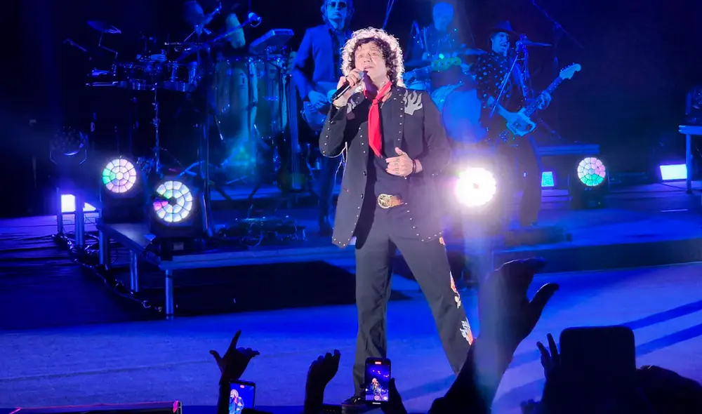 Enrique Bunbury dejó cautivados a sus fanáticos en el parque de la Exposición. Foto: Bárbara Mamani URPI LR