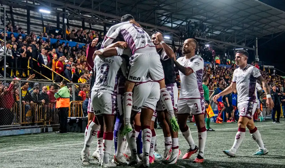 Al término del primer tiempo, Saprissa se impone por 1-0 con gol de Warren Madrigal. Foto: X/Saprissa