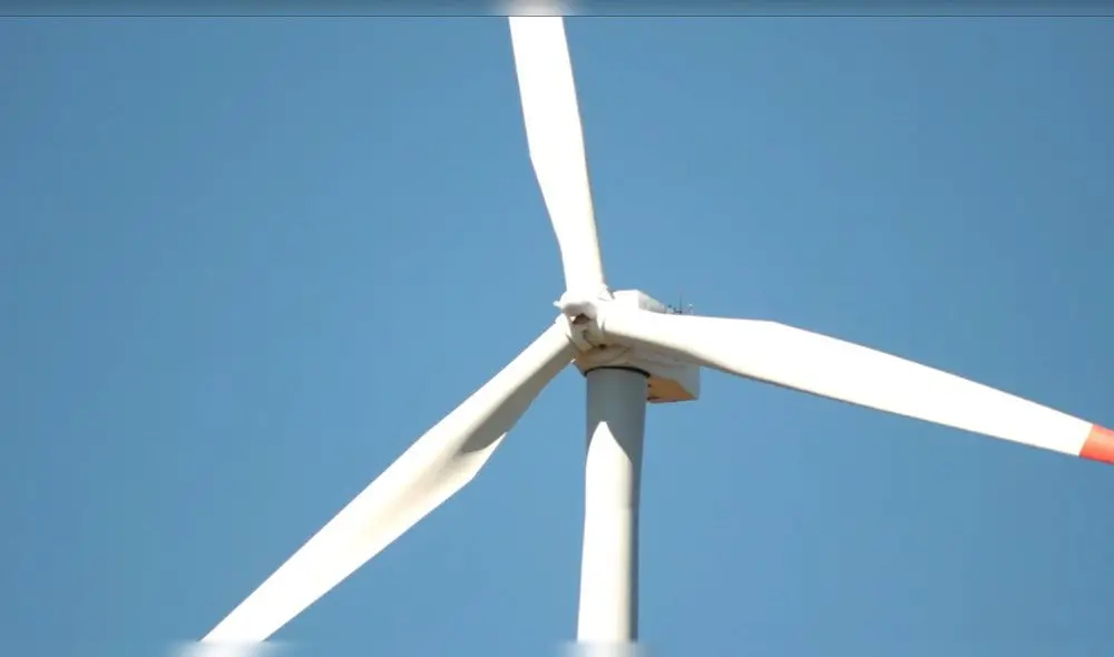 Luz del Sur. Tres Hermanas y Marcona tienen 44 aerogeneradores que producen más de 700 GWh al año. Foto: difusión Luz del Sur. Tres Hermanas y Marcona tienen 44 aerogeneradores que producen más de 700 GWh al año. Foto: difusión