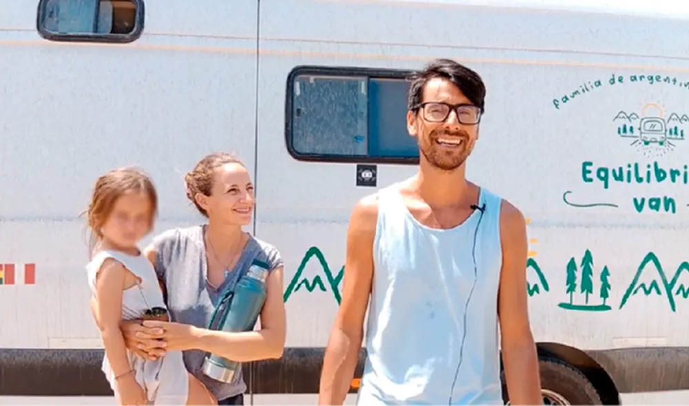 Turista visita el Perú tras ingresar por Puno. Foto: La República Turista visita el Perú tras ingresar por Puno. Foto: La República