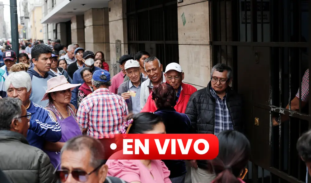 Fonavistas forman largas colas para recibir la devolución de sus aportes. Foto: Marco Cotrina/La República