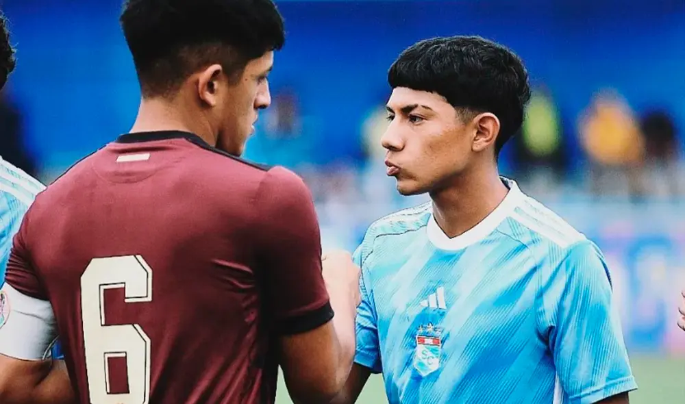 Max Castro pertenece a la categoría sub-18 de Cristal, la cual es dirigida por Iván Bulos. Foto: Instagram @MaxCastro