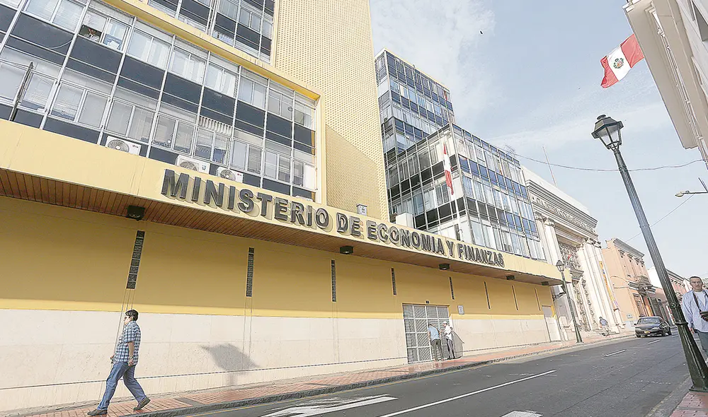 Credibilidad en juego. El MEF debe reconocer que no se cumplirá con la regla fiscal. Foto: difusión