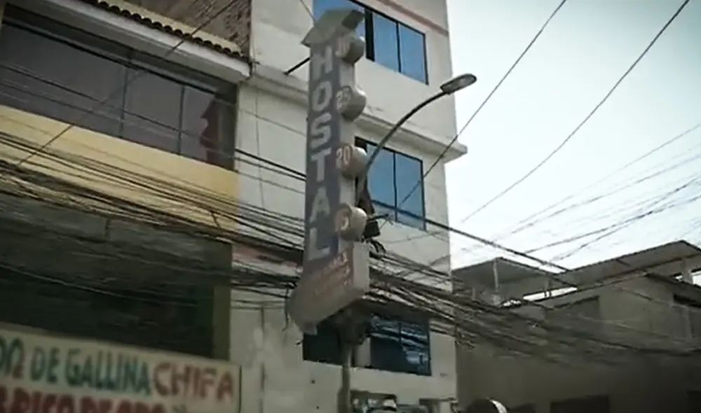 El suceso ocurrió en el cuarto piso del hostal El Encanto. Foto: América TV