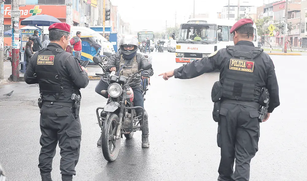 En acción. Norma le otorga mayores facultades a la Policía Nacional en la investigación inicial de hechos delictivos. Podrá pronunciarse sobre la responsabilidad o no de las personas retenidas. Foto: difusión En acción. Norma le otorga mayores facultades a la Policía Nacional en la investigación inicial de hechos delictivos. Podrá pronunciarse sobre la responsabilidad o no de las personas retenidas. Foto: difusión