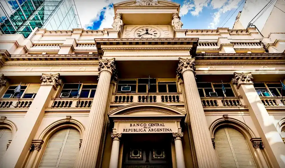 Actualmente, el billete de máxima denominación equivale a apenas US$2,50. Foto: El Día Actualmente, el billete de máxima denominación equivale a apenas US$2,50. Foto: El Día