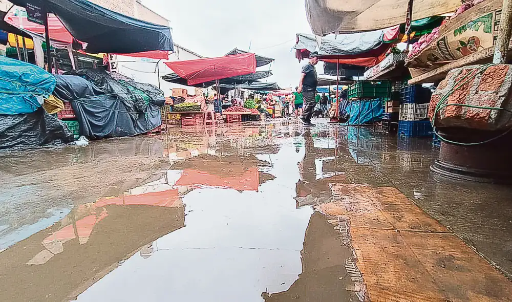 Empozamiento. Fuertes lluvias en Piura ocasionaron aniegos en las principales vías y distritos. Población pide acciones. Foto: difusión