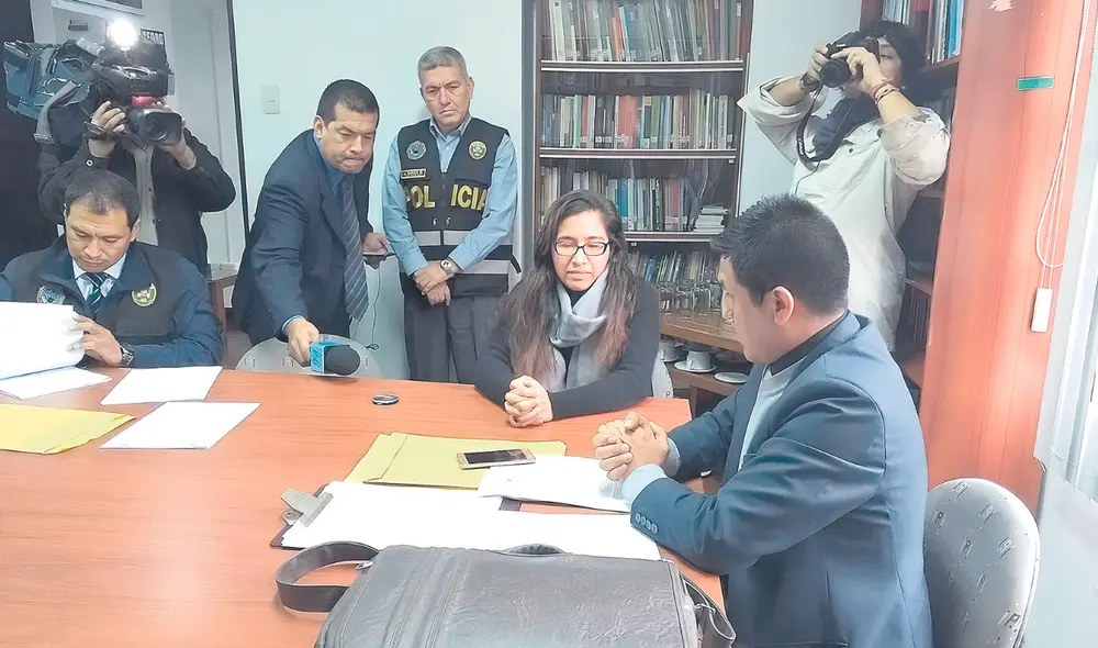 El martes 10 de julio de 2018, cuando el fiscal Rodrigo Rurush se presentó en el local de IDL-Reporteros, no contaba con autorización para dicha diligencia. Foto: difusión