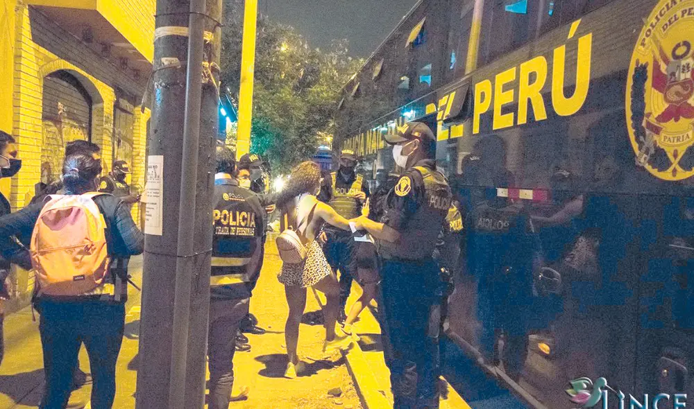 A salvo. La mayoría de las mujeres liberadas son extranjeras. Ellas fueron captadas en su país de origen y traídas con engaños al Perú donde fueron explotadas. Foto: difusión A salvo. La mayoría de las mujeres liberadas son extranjeras. Ellas fueron captadas en su país de origen y traídas con engaños al Perú donde fueron explotadas. Foto: difusión