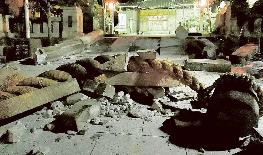 Destrozos. Santuario Onohiyoshi en Kanazawa, prefectura de Ishikawa, quedó seriamente afectado tras el seísmo. Foto: EFE