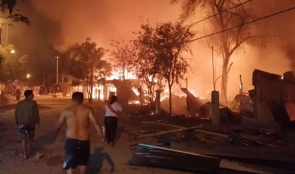 Vecinos trataron de recuperar algunos bienes durante incendio. Foto: difusión