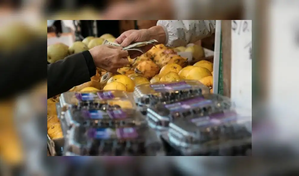 Precio de los alimentos 2023. El azúcar fue el único producto que escapó al descenso anual general con un aumento del 26,7% en el año. Foto: AFP